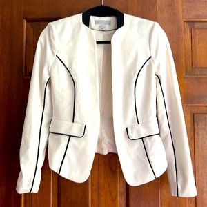 Women’s white and black blazer